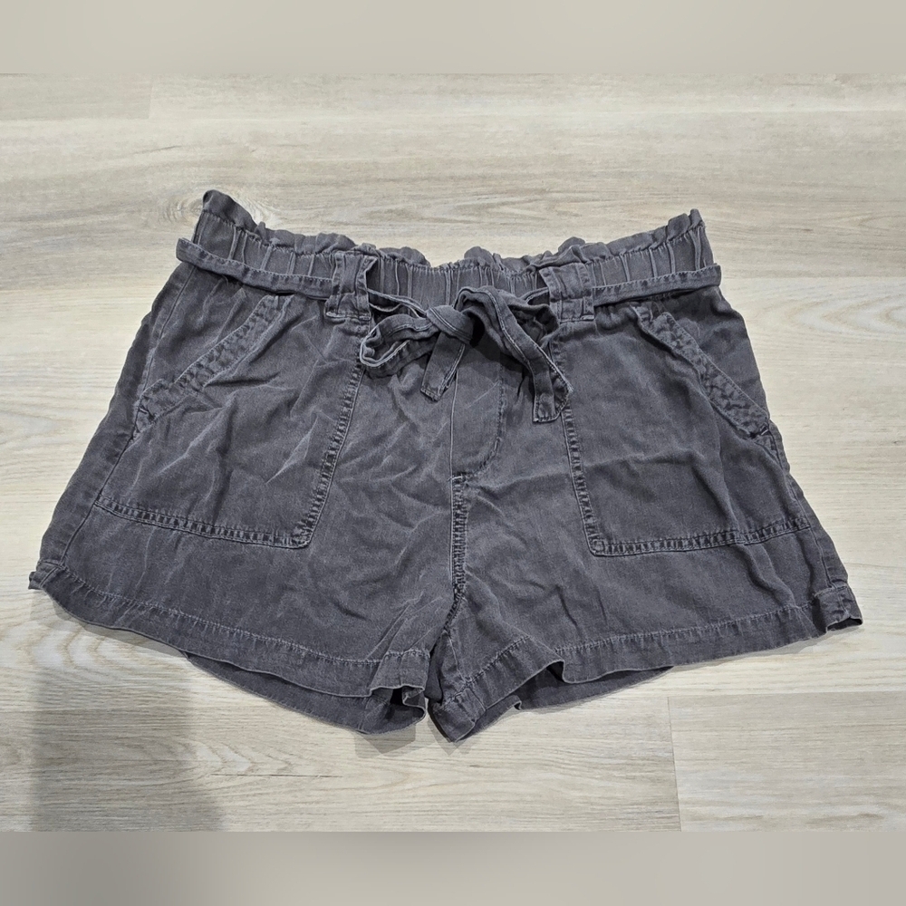 Time and Tru Women's Belted Utility Shorts Tencel Black Size L (12-14) - Picture 2 of 5